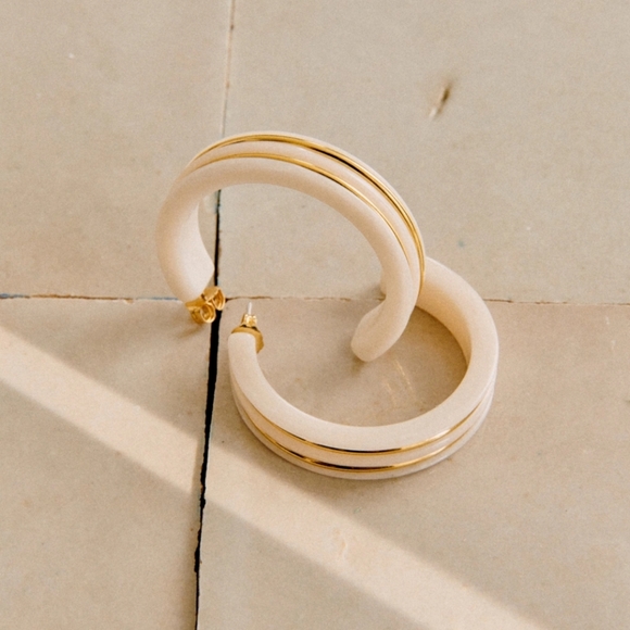 Sezane Alix Hoop Earrings - Picture 5 of 6